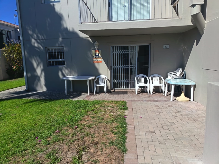 To Let 2 Bedroom Property for Rent in Middedorp Western Cape